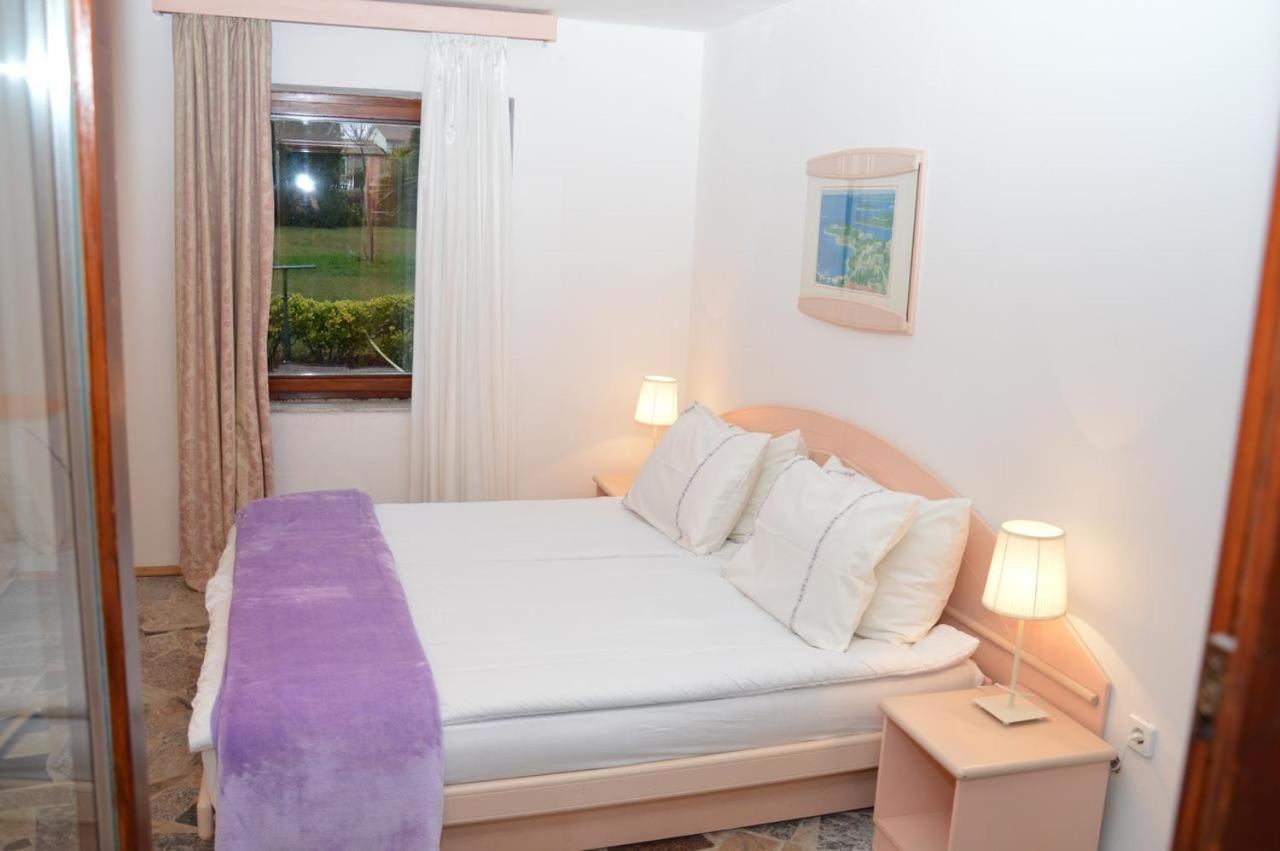 Nova Vas  Apartments Agata מראה חיצוני תמונה
